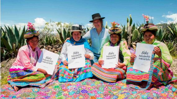 Productos coloridos, producidos de forma justa en Perú