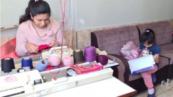 Una economista peruana funda una cooperativa de punto