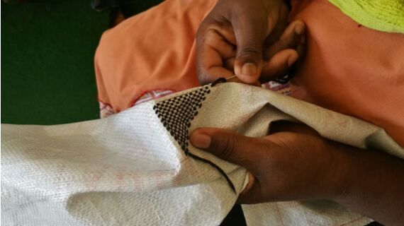 Africa!Ignite combina la artesanía tradicional con el diseño contemporáneo....